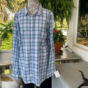 Women’s 3x fine cotton button down shirt. NWT Sonoma. A great look with jeans.